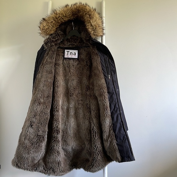 Aritzia TNA Summit Parka - Picture 3 of 3